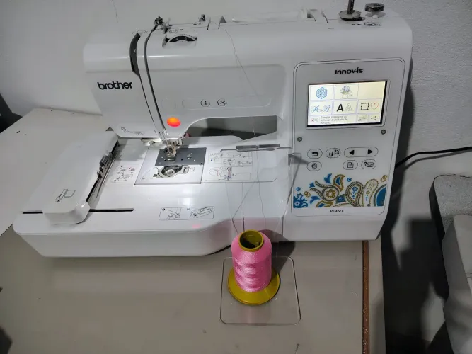 Máquina de bordado brother