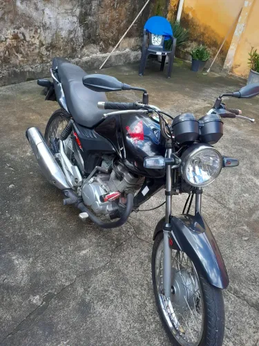 VENDO FAN 125 ANO 2010 KS / Valor: 8000 