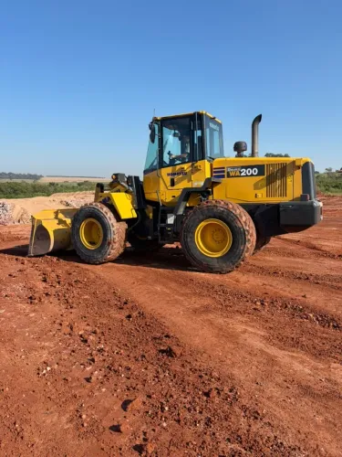 Pa Carregadeira Komatsu 2023 W200