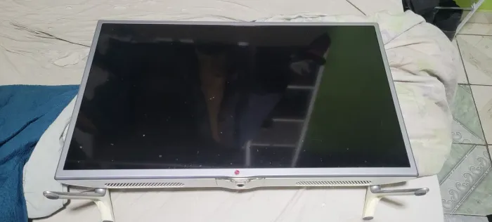 TV LG 32 POLEGADAS ( COM DEFEITO)