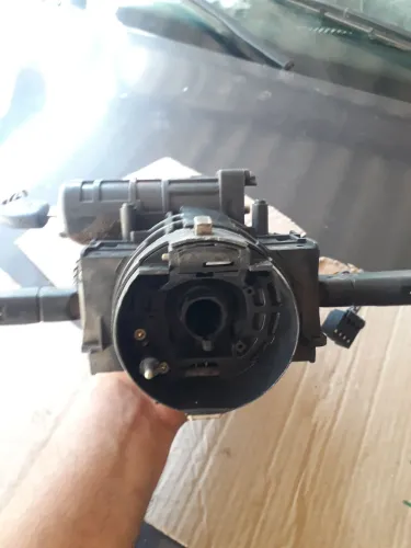 Coluna direção com suporte das chaves do tipo 