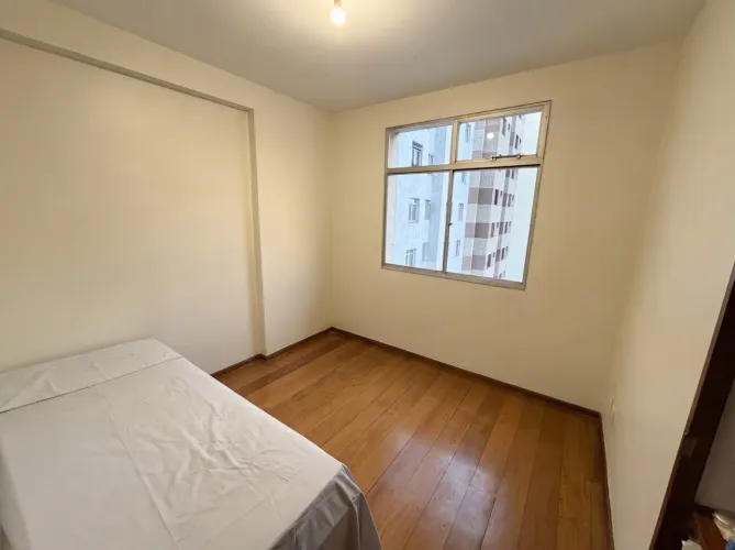 Quarto em apartamento - Bairro Boa Viagem perto de faculdades