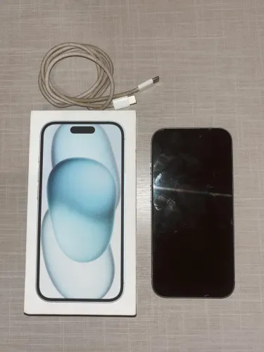 Iphone 15 azul semi novo - 256GB