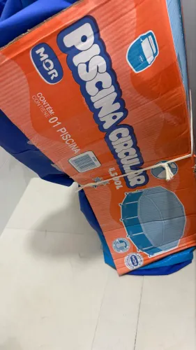Piscina 4,5 mil litros com capa