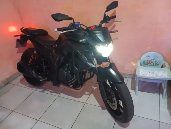 Vendo ou troco fz25 2021