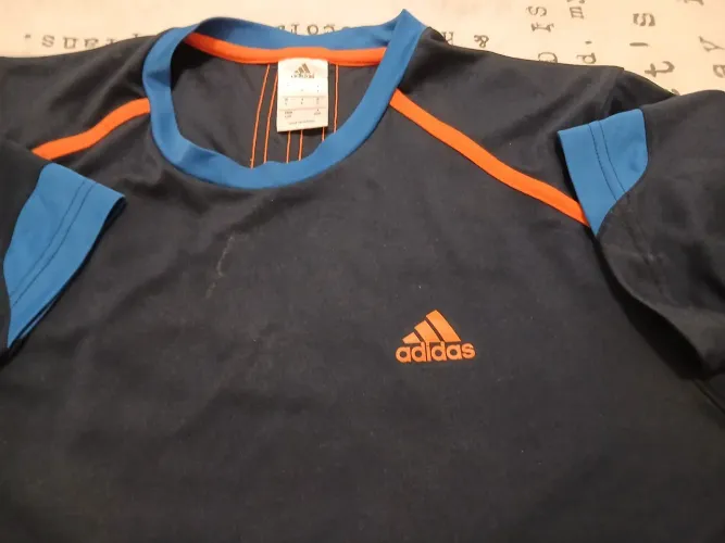 Camiseta Adidas excelente estado tamanho G. 