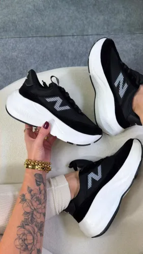 Tenis New Balance 2067 Preto Branco