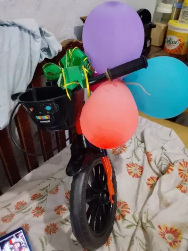 Bicicleta infantil de equilíbrio