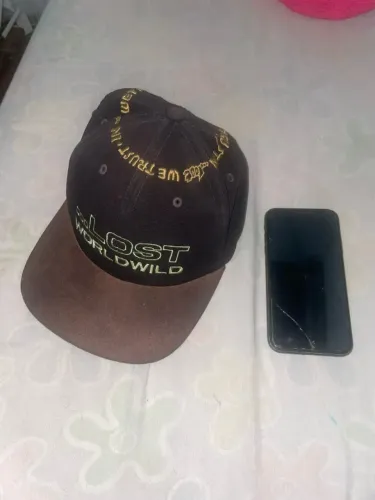 IPHONE 11 64 GB +(BONE LOST WE TRUST