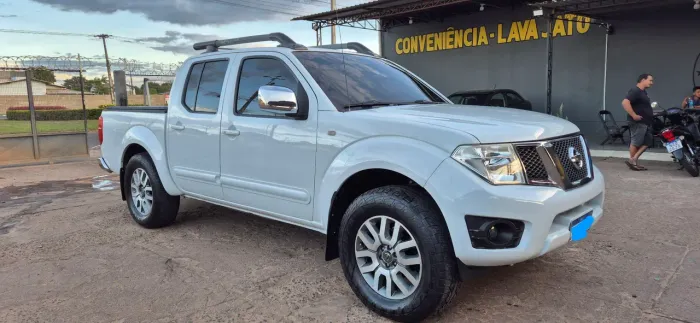 Nissan Frontier SL CD 4X4 2.5tb Diesel AUT 2015