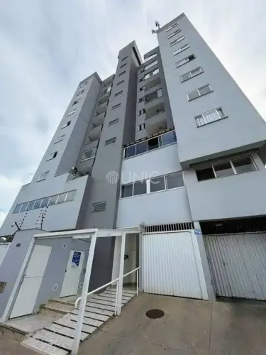Apartamento semi-mobiliado 2 dormitórios 1 vaga Bairro Tabuleiro - Camboriú