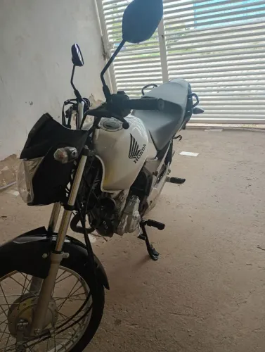 Vende-se moto start 160 cor prata