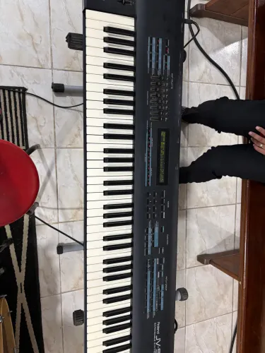 Roland JV-90 (Expandable Synthesizer)