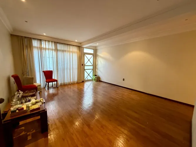 Casa à venda no Centro em Uberlândia/MG