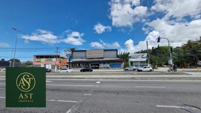 Loja de grande porte disponível para venda e locação, situada em região estratégica com ex