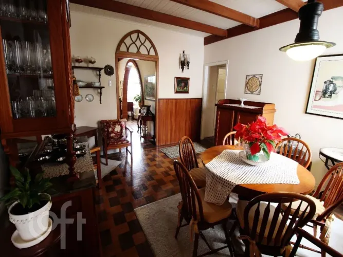 Casas geminadas em ótimo estado no bairro Auxiliadora.