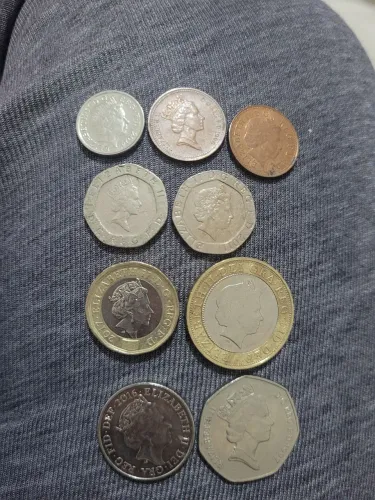 9 moedas libras rainha Elizabeth