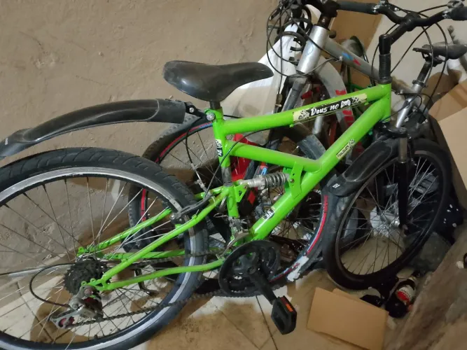 Vendo uma bicicleta semi-novo em perfeito estado
