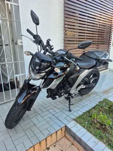 Yamaha FZ25 Fazer 250 Flex 2018 - Excelente estado