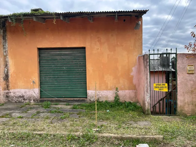 ? Casa 3 quartos com ponto comercial e amplo terreno - Campo Novo