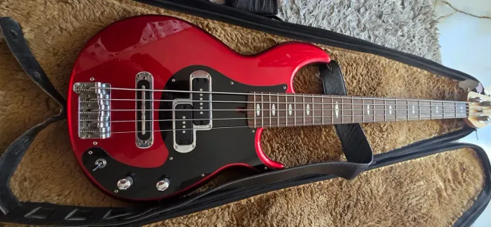 Vendo um contrabaixo yamaha bb425x
