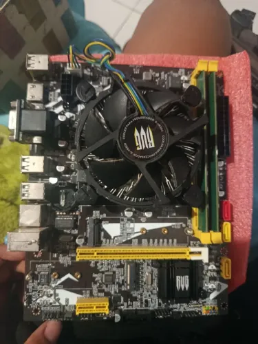 Placa mãe de para PC, processador e com 3 meses de uso memória RAM