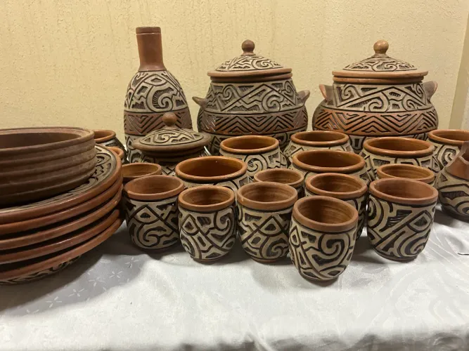 Conjunto de cerâmicas artesanais marajoara - 28 peças | R$ 900