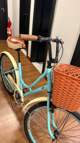 Bicicleta Retrô com Cestinha 