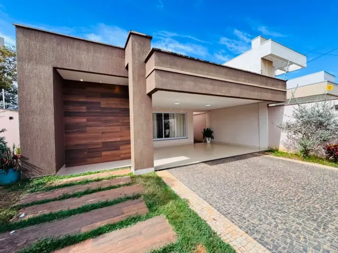 Casa à venda na 605 Sul