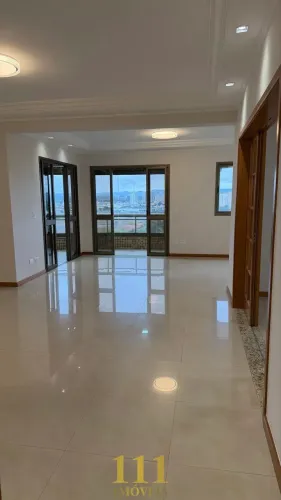 Apartamento de Alto Padrão em Andar Alto Frente à Praça do Aquarius