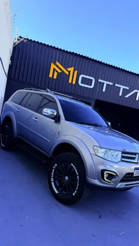 Mitsubishi Pajero Dakar HPE 3.2 4X4 T.I Dies 5P AUT 2015