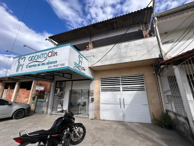 Casa tipo sobrado Sepetiba 3 Quartos sala grande banheiro cozinha grande varanda, garagem