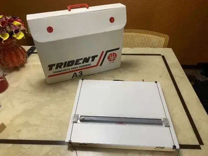 Prancheta Portátil P/ Desenho A3 + Regua Paralela - Trident