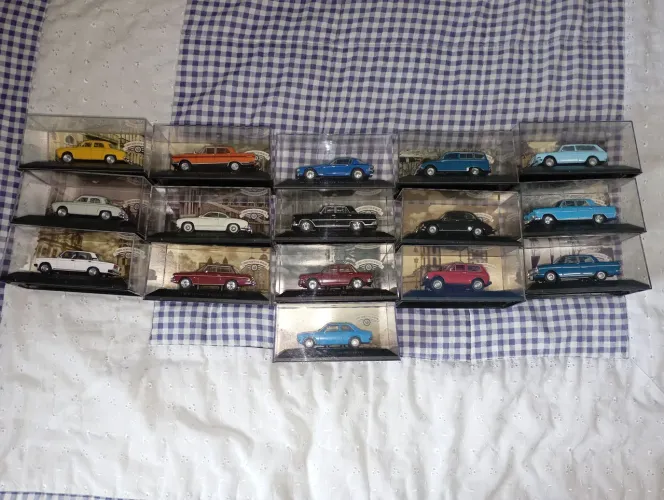 Vendo lote exclusivo: 15 miniaturas (Inesquecíveis Do Brasil) escala 1:43 + 1 brinde