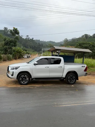 Toyota Hilux CD SRX 4X4 2.8 TDI 16V Diesel Aut. 2025