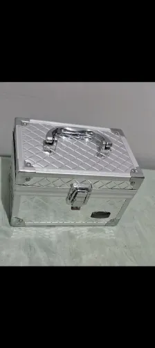 Vende-se maletinha de maquiagem