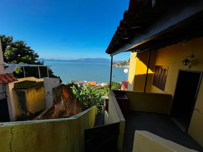 Carmen Imóveis aluga casa 1 quarto com vista panorâmica na Praia do Apara