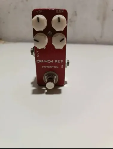 pedal crunch red distortion 