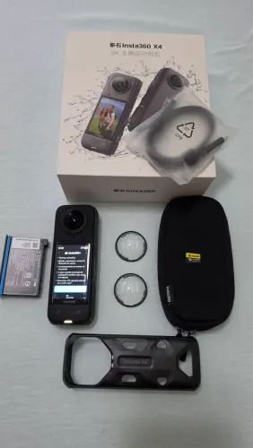 Câmera Insta 360 X4