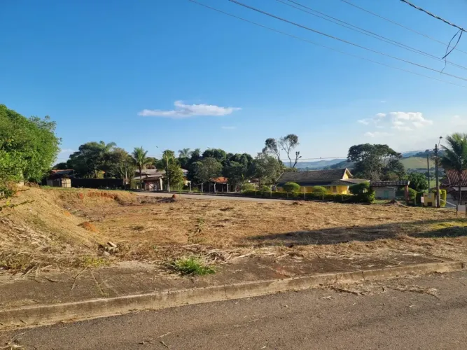 Lindo terreno de 1042m² em Tuiuti/SP