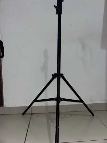 TRIPÉ REGULÁVEL