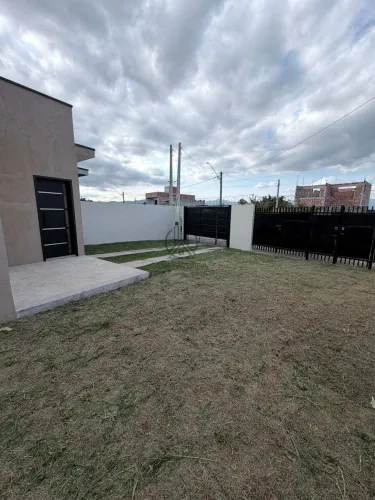 Casa à venda em Taubaté, Areão, com 2 quartos, 65m²