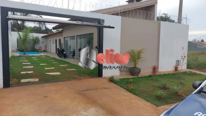 Vende chacara de 3 quartos com suíte Vale do Igapó.