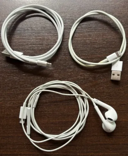 Kit 2 Cabos Lightning + Fone EarPods Apple Original - 50cm + 1m - Como Novo