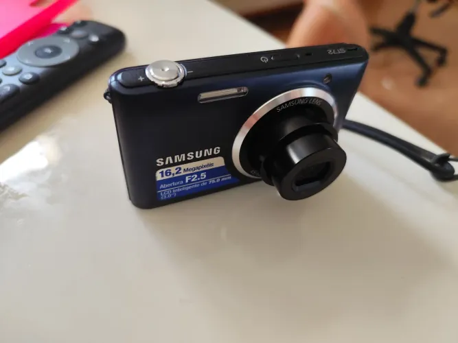 Câmera Samsung ST72