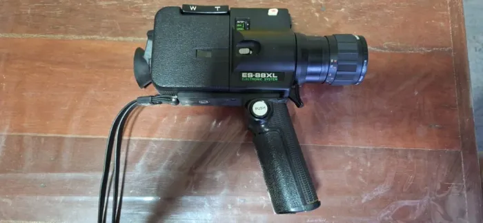 SANKYO ES-88XL - CINEFILMADORA SUPER 8 VINTAGE - FUNCIONANDO PERFEITAMENTE ** RARIDADE **