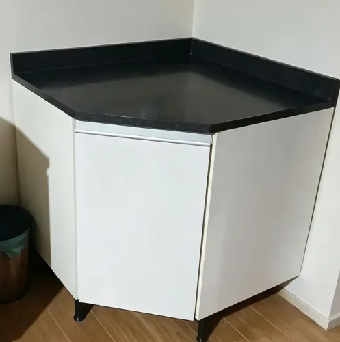 Vendo 1 armário aéreo e um armário de canto