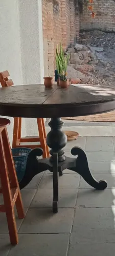 Mesa de madeira maciça- Jacarandá
