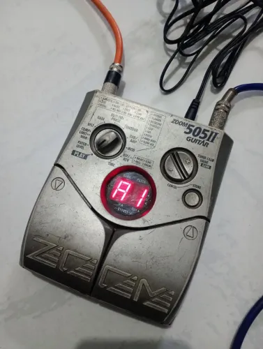 Peladeira Zoom 505 2 Guitar