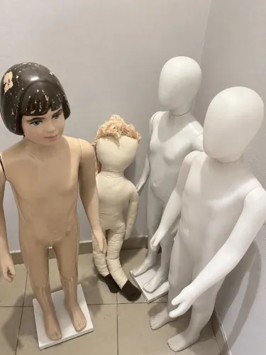 Manequins
